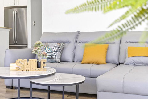 Fabulous 2B Apt Waterloo - New South Wales Tourism  1