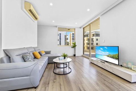 Fabulous 2B Apt Waterloo - New South Wales Tourism  2