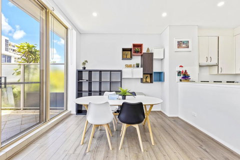 Fabulous 2B Apt Waterloo - New South Wales Tourism  4