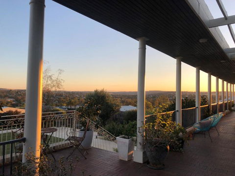 Fairway Manor Accomodation - New South Wales Tourism  1