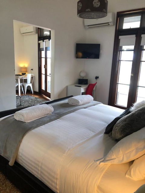 Fairway Manor Accomodation - New South Wales Tourism  2