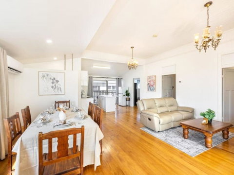 Family Friendly Cozy 4BR House At Annerley - New South Wales Tourism  2