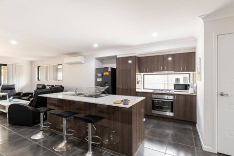 Family Friendly Oasis Mid Brisbane And Gold Coast - New South Wales Tourism  2