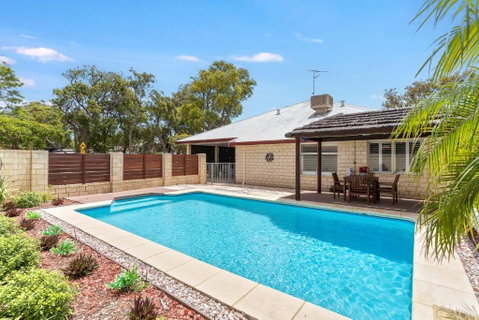 Family Haven Pool & Estuary Views - New South Wales Tourism  0