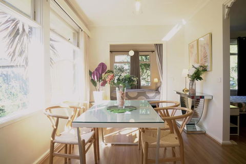 Family Home In Prime Location Melbourne - New South Wales Tourism  0