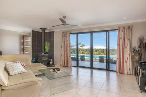 Family Home With Sea Views - New South Wales Tourism  3