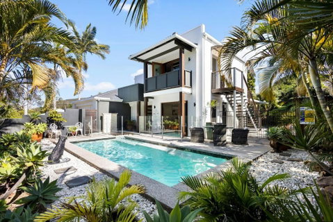 Family & Pet Beach House - New South Wales Tourism  0