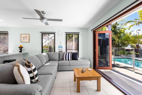Family & Pet Beach House - New South Wales Tourism  1