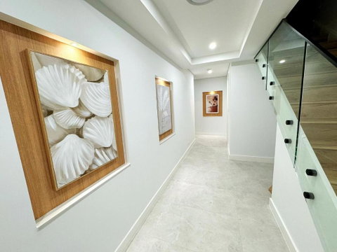 Fantastic Luxury 4 Bedroom House - New South Wales Tourism  1