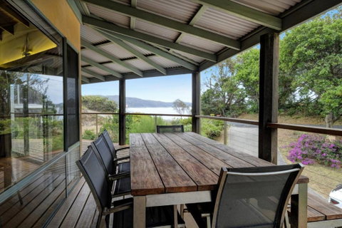 Far Shore - New South Wales Tourism  2