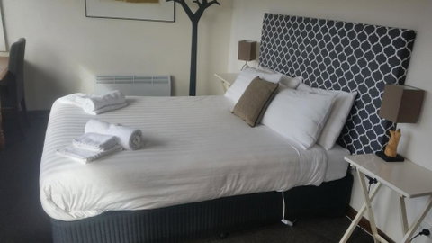 Fish Creek Hotel - New South Wales Tourism  4
