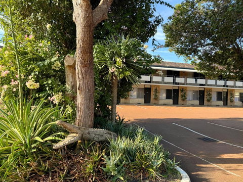 Flag Motor Lodge - New South Wales Tourism  2