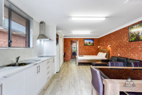 Fossicker Caravan Park - New South Wales Tourism  0