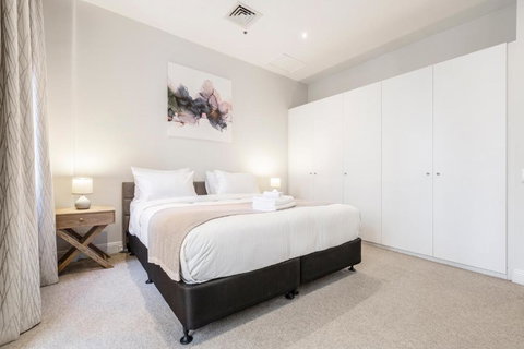 Fabulous Collins Street Luxury 2 BR Apartment - New South Wales Tourism  3