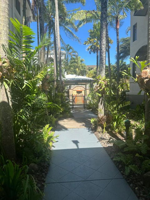 Fantastic Self-contained 1 Bedroom Apartment In Cairns North - New South Wales Tourism  2