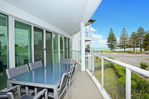 Gallery 7 - Town Centre - Wi-Fi - Linen Included - New South Wales Tourism  0