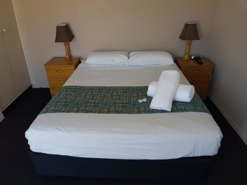 Gateshead Tavern & Motel - New South Wales Tourism  2