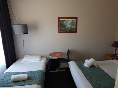 Gateshead Tavern & Motel - New South Wales Tourism  4