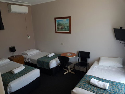 Gateshead Tavern & Motel - New South Wales Tourism  3
