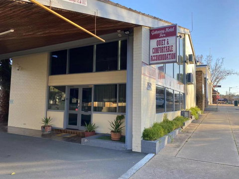Gateway Motor Inn - New South Wales Tourism  0