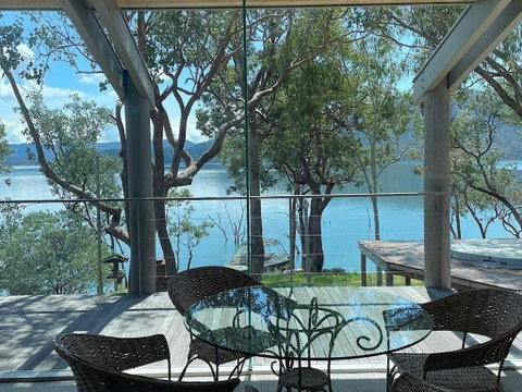 Glasshouse On The Lake - New South Wales Tourism  1