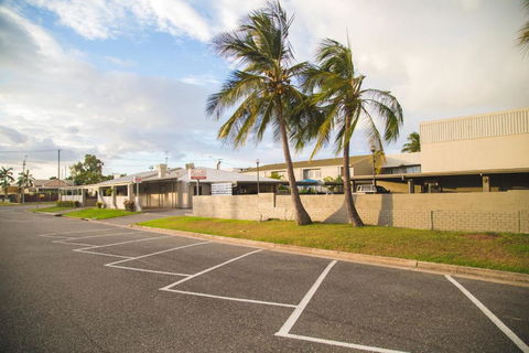 Hampton Villa Motel - New South Wales Tourism  3
