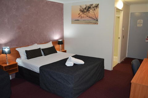 Hampton Villa Motel - New South Wales Tourism  0