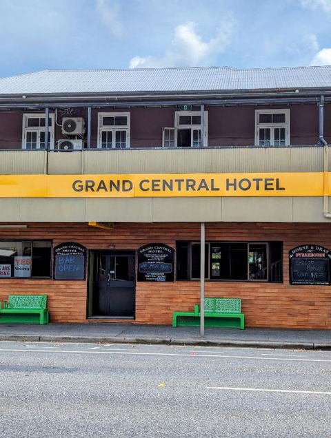 GRAND CENTRAL HOTEL PROSERPINE - New South Wales Tourism  2