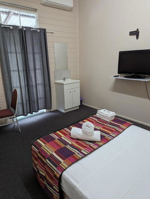 GRAND CENTRAL HOTEL PROSERPINE - New South Wales Tourism  3