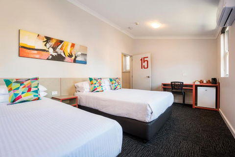 Granville Hotel - New South Wales Tourism  2