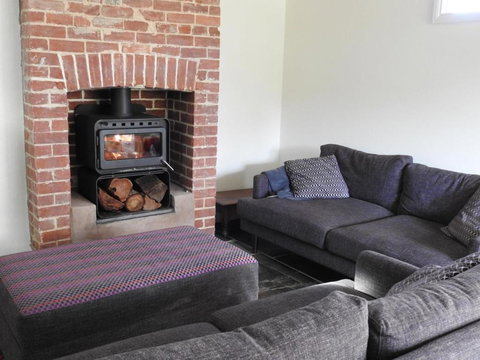 Grape Pickers Cottage - New South Wales Tourism  2