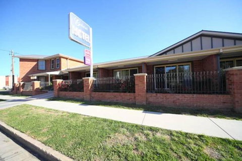 Gundagai Gabriel Motor Inn - New South Wales Tourism  2