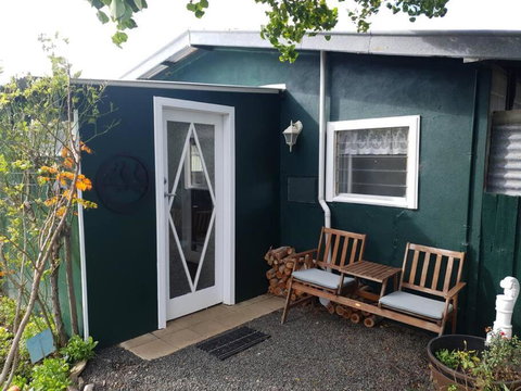 Handsome Hills Dairy Retreat - New South Wales Tourism  0