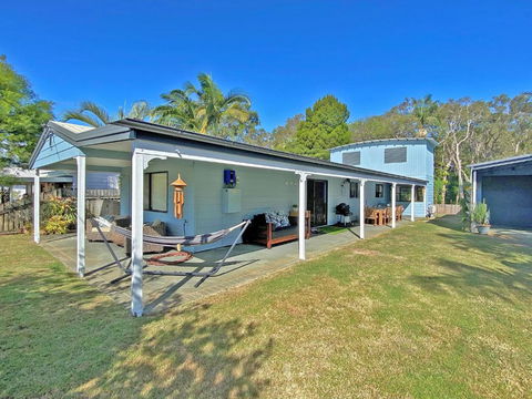 HAPPY DAZE - New South Wales Tourism  0