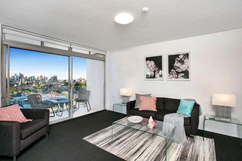 HARIS - Modern 2BR Apartment With Views - New South Wales Tourism  0