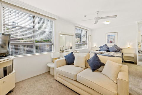HENRY12 Self- Catering - New South Wales Tourism  1
