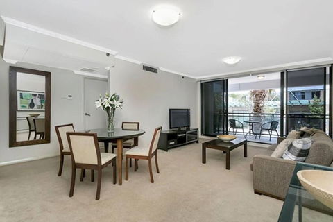 HERB1-Tastefully Furnished & Designed St Leonards - New South Wales Tourism  0