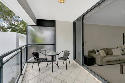 HERB1-Tastefully Furnished & Designed St Leonards - New South Wales Tourism  2