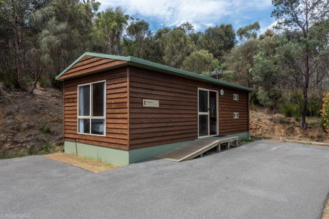 Hobart Bush Cabins - New South Wales Tourism  1