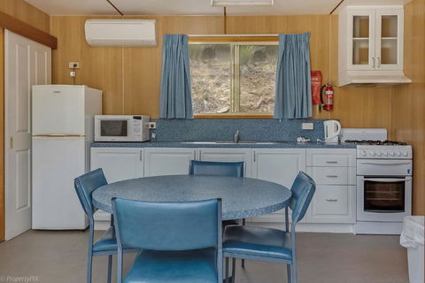 Hobart Bush Cabins - New South Wales Tourism  3