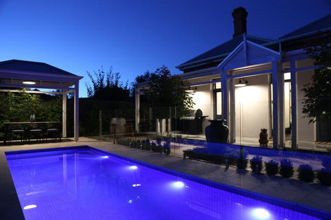 Hollidge House 5 Star Luxury Apartments - New South Wales Tourism  1
