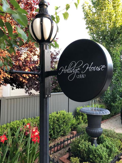 Hollidge House 5 Star Luxury Apartments - New South Wales Tourism  0
