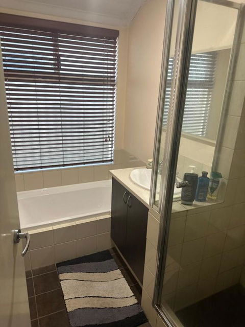 Home Away From Home In Northern Suburb Of Perth - New South Wales Tourism  1