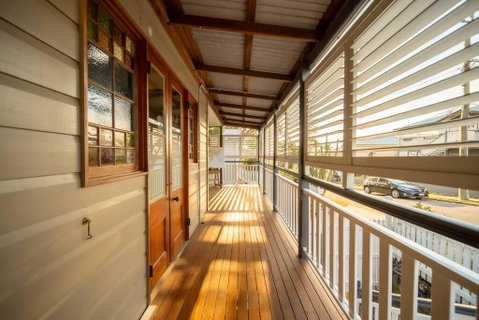 House Of Fairy Wren -Charming Queenslander Cottage Mins Drive To Brisbane CBD And Gabba Stadium! - New South Wales Tourism  1