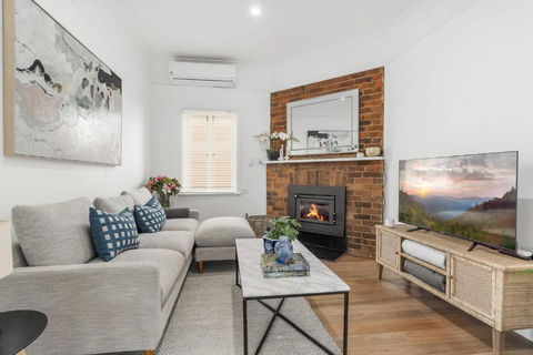 Impressive Eastside Cottage - Close To CBD - New South Wales Tourism  3