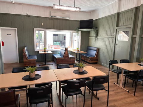 Inglewood Hotel - New South Wales Tourism  2