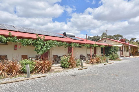 Inglewood Motel And Caravan Park Victoria - New South Wales Tourism  2