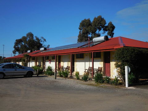 Inglewood Motel And Caravan Park Victoria - New South Wales Tourism  0