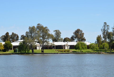 Adelphi Views On Luton - Woodlands - New South Wales Tourism  2