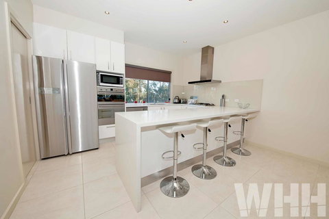 Adelphi Views On Luton - Woodlands - New South Wales Tourism  1